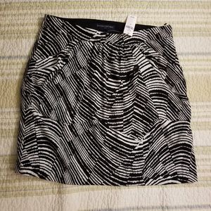Banana republic pattern skirt with pockets